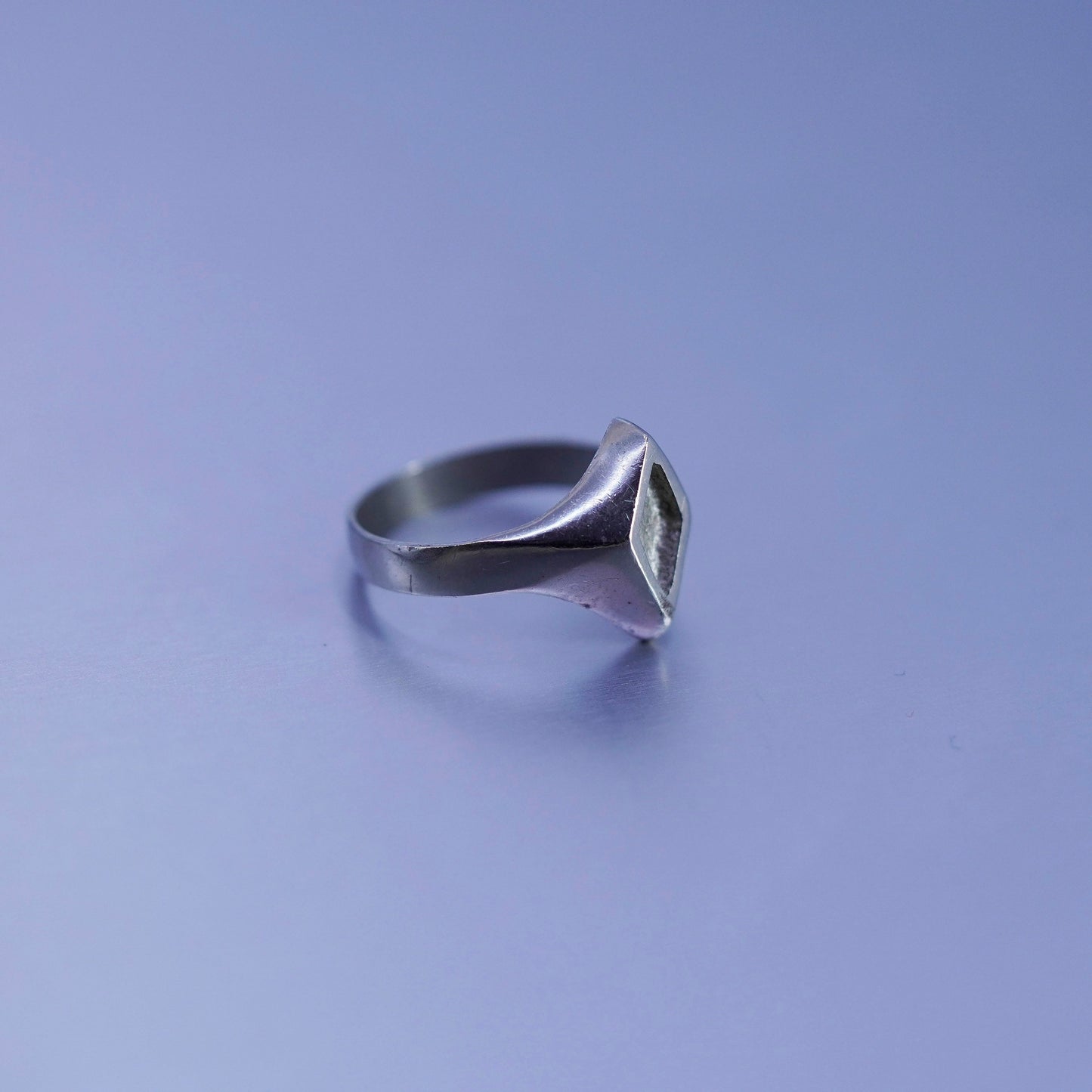 Size 7, vintage Sterling 925 silver handmade ring, diamond shaped band