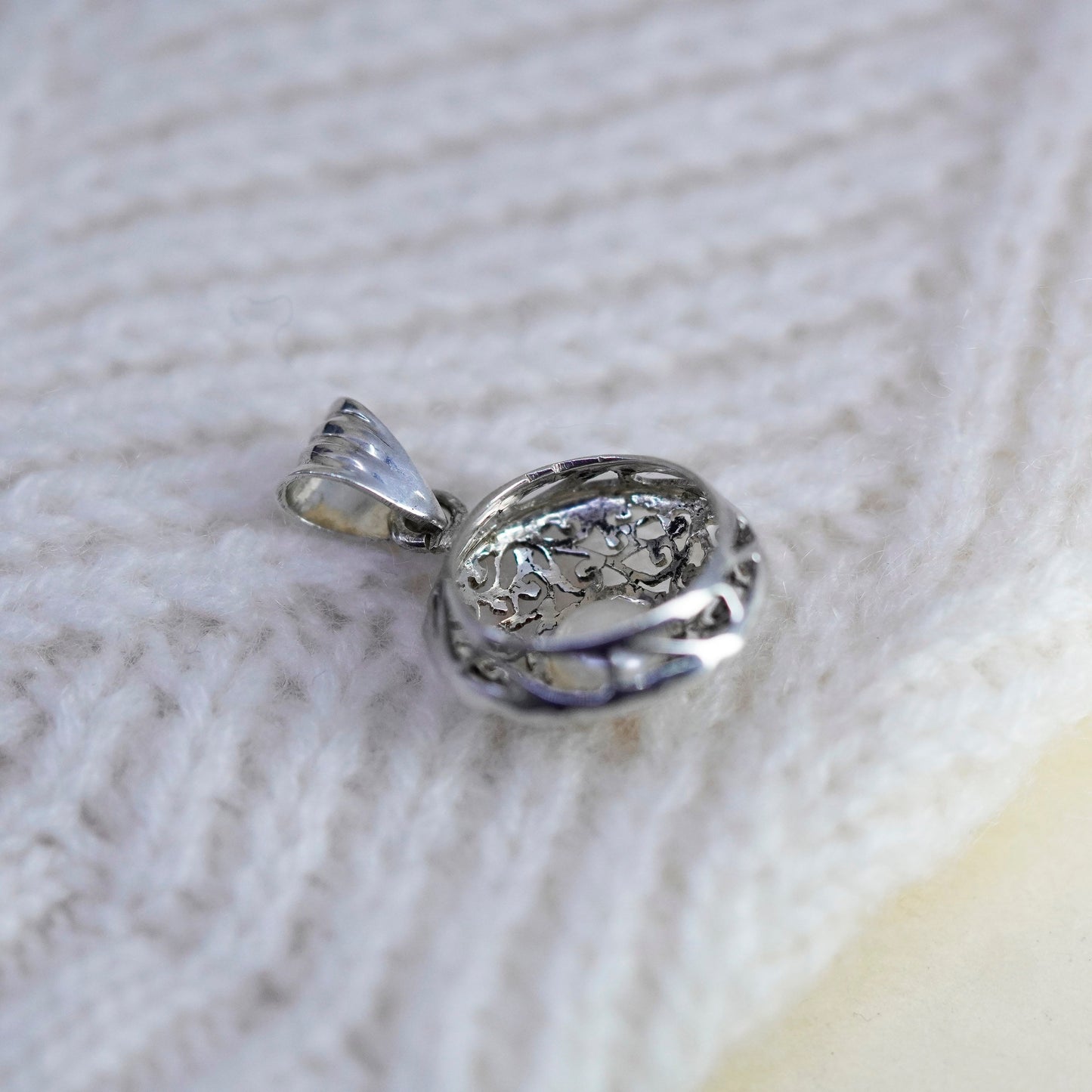 Vintage handmade sterling 925 silver filigree pendant with pearl