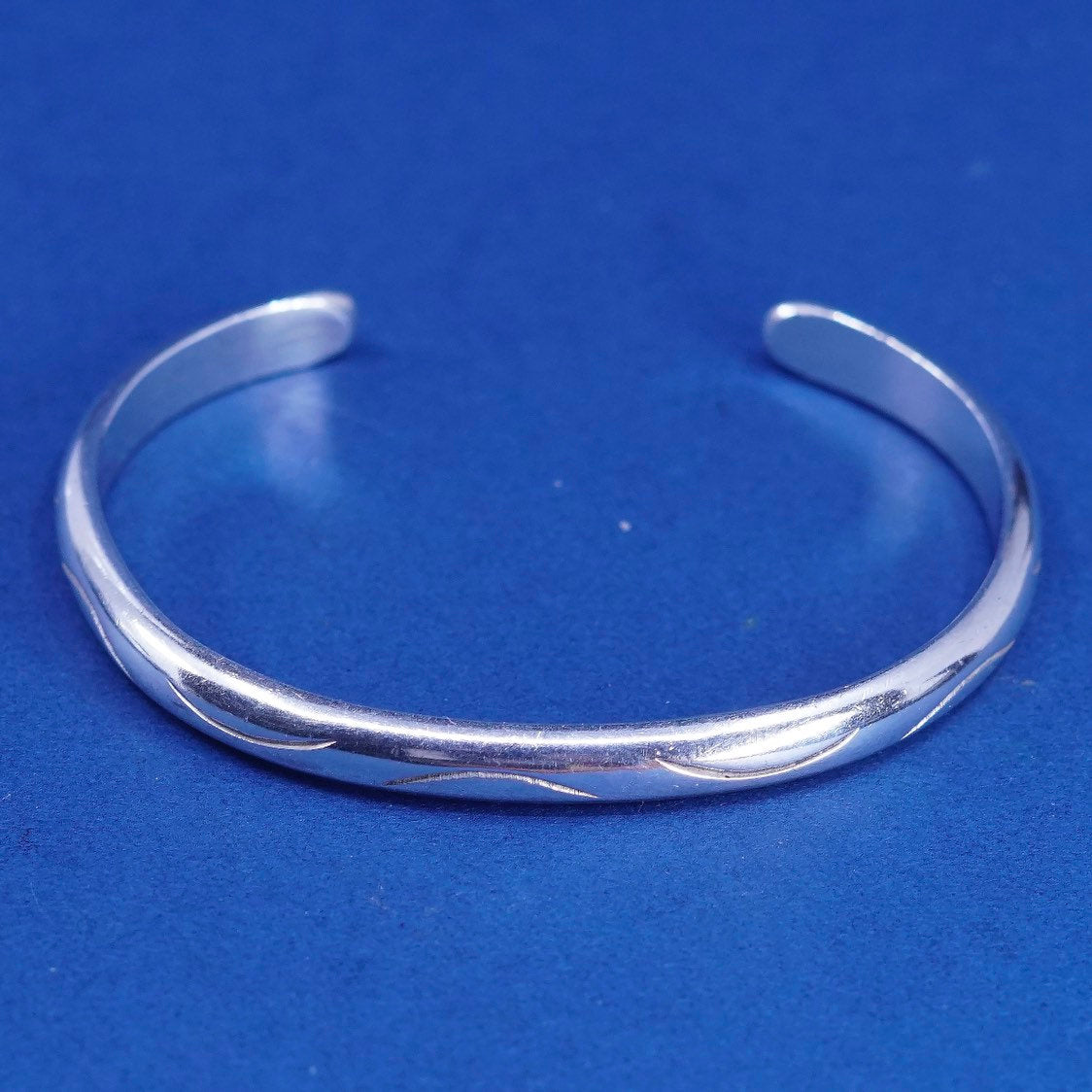 6.25", vtg sterling silver handmade bracelet, Southwestern 925 hammered cuff