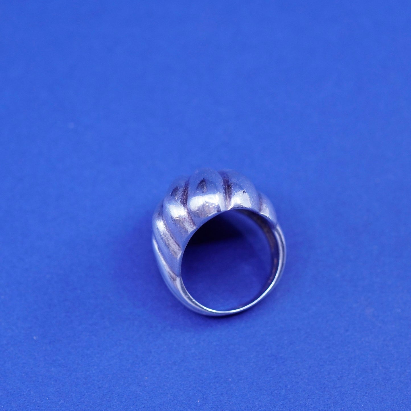 Size 7, vintage sterling silver handmade statement ring, 925 ribbed shell band