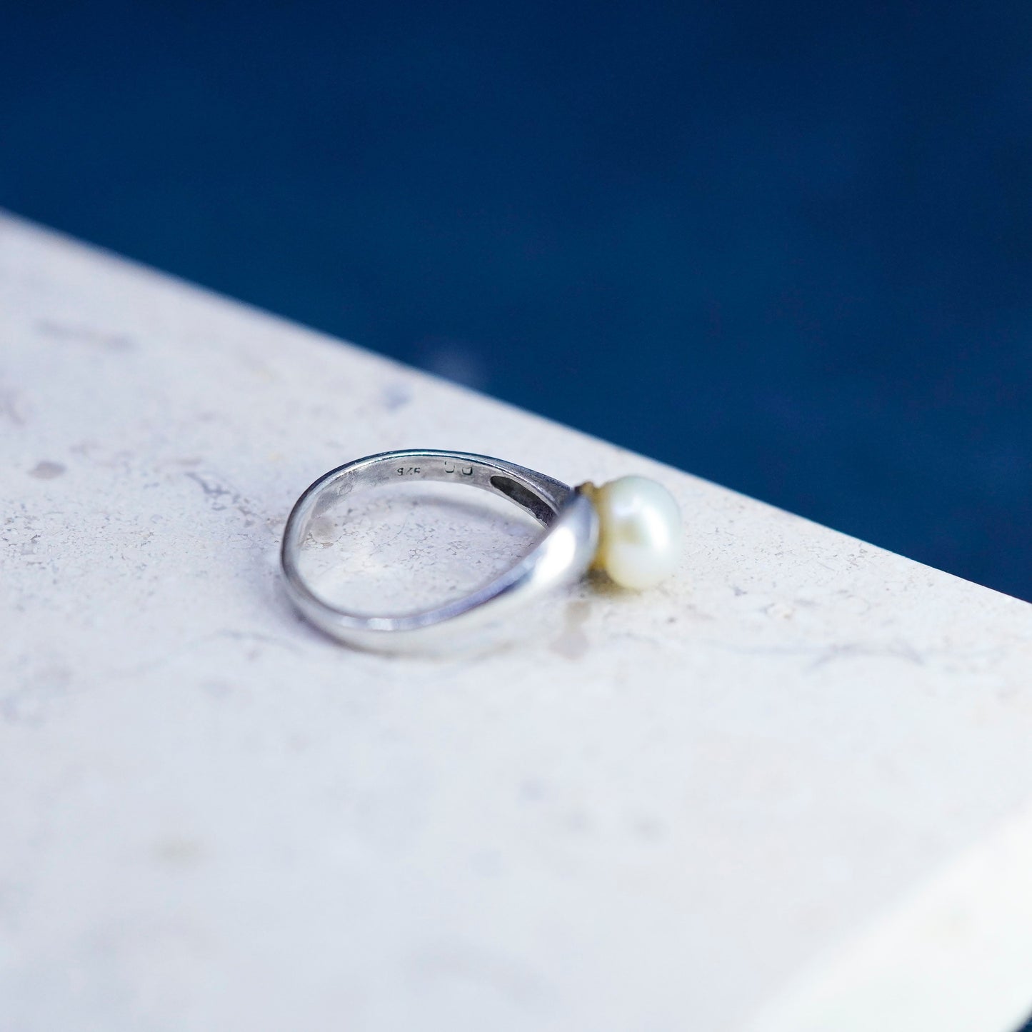 Size 7, vintage sterling 925 silver statement ring band with pearl
