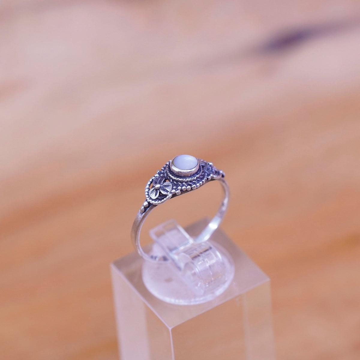 Size 7, vintage Sterling 925 silver handmade ring with moonstone and flower