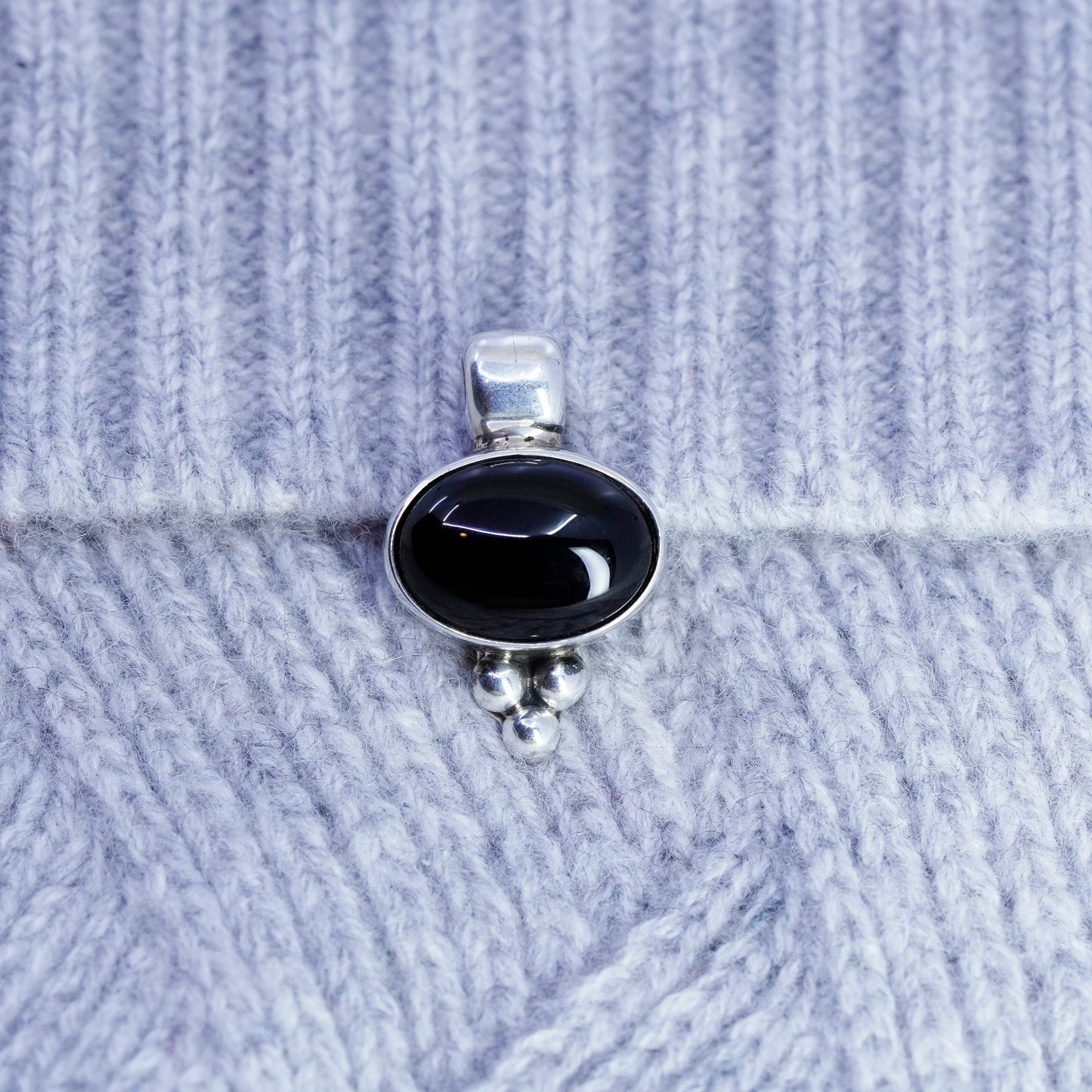 Mexican sterling 925 silver handmade pendant with oval onyx