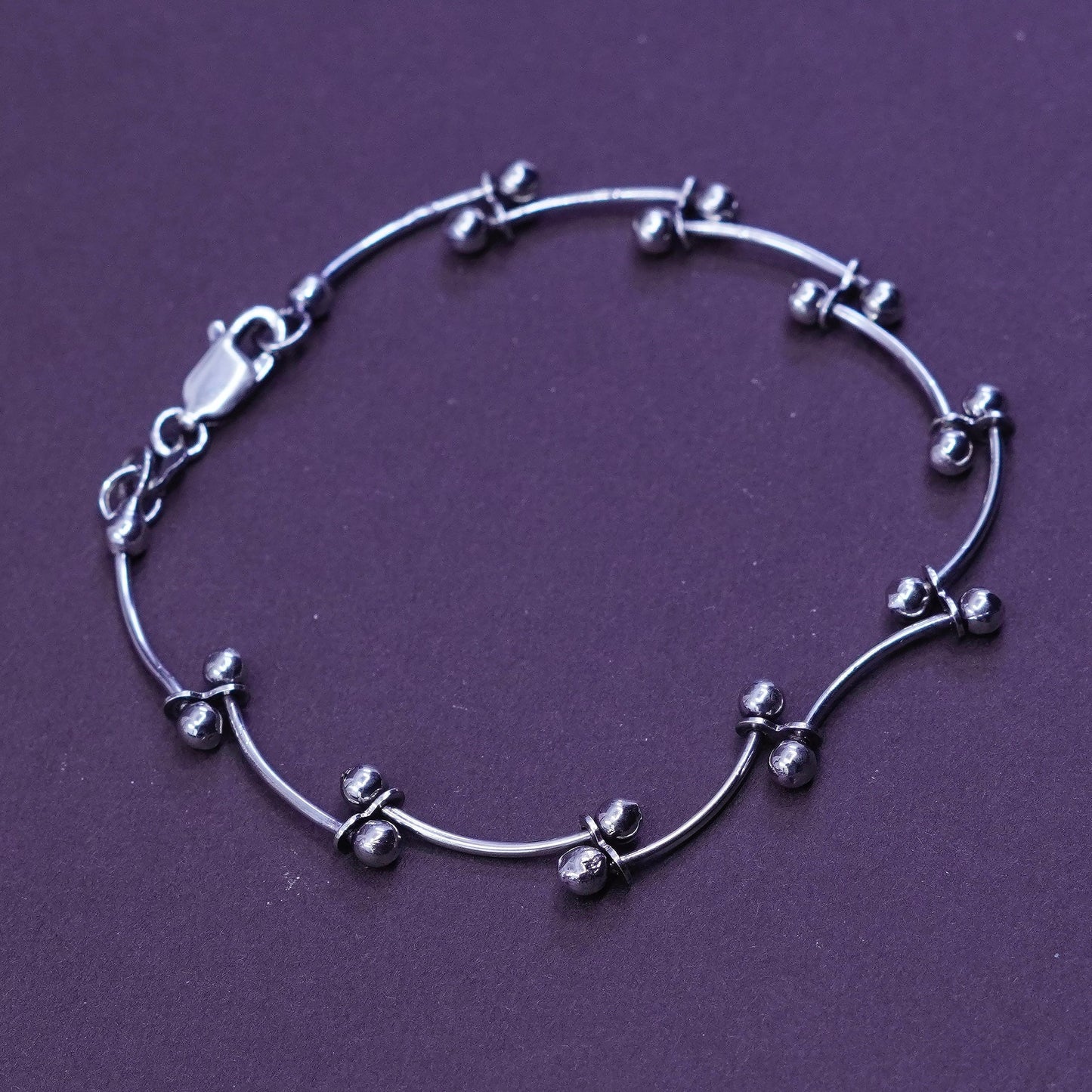 6.75”, vtg Sterling silver handmade bracelet, 925 wavy DNA link chain with bead