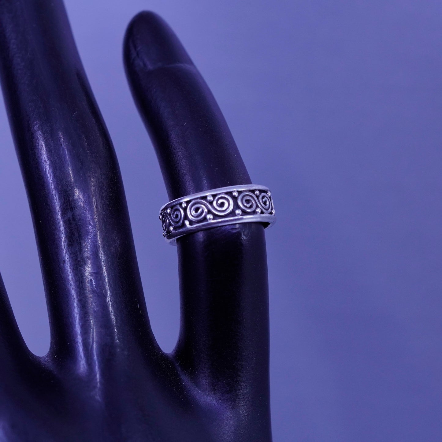 Size 3, vintage BA Suarti Sterling 925 silver open pinky ring, band with swirly