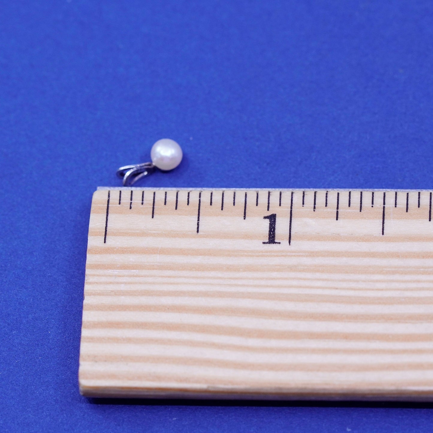 Vintage Sterling silver pendant, charm with pearl
