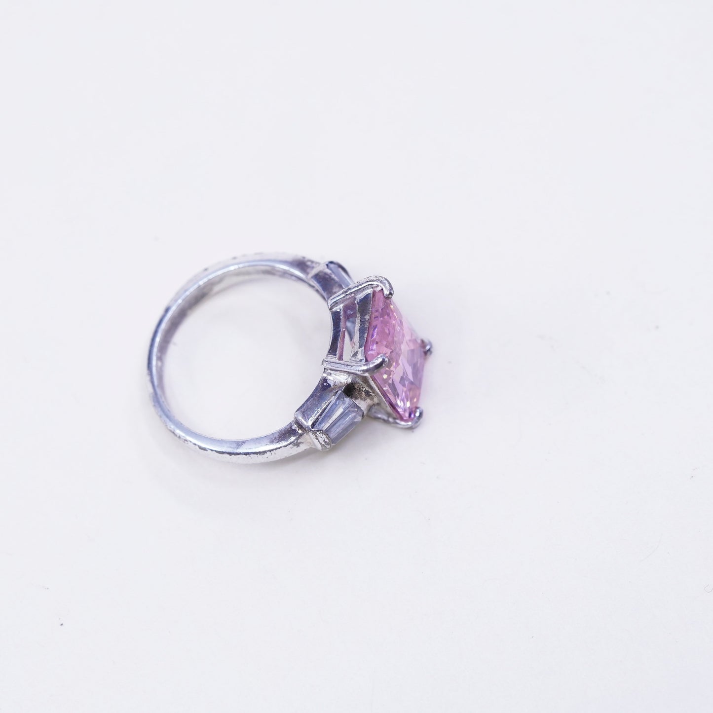 Size 5.75, Sterling silver fashion ring, 925 silver emerald pink Quartz crystal