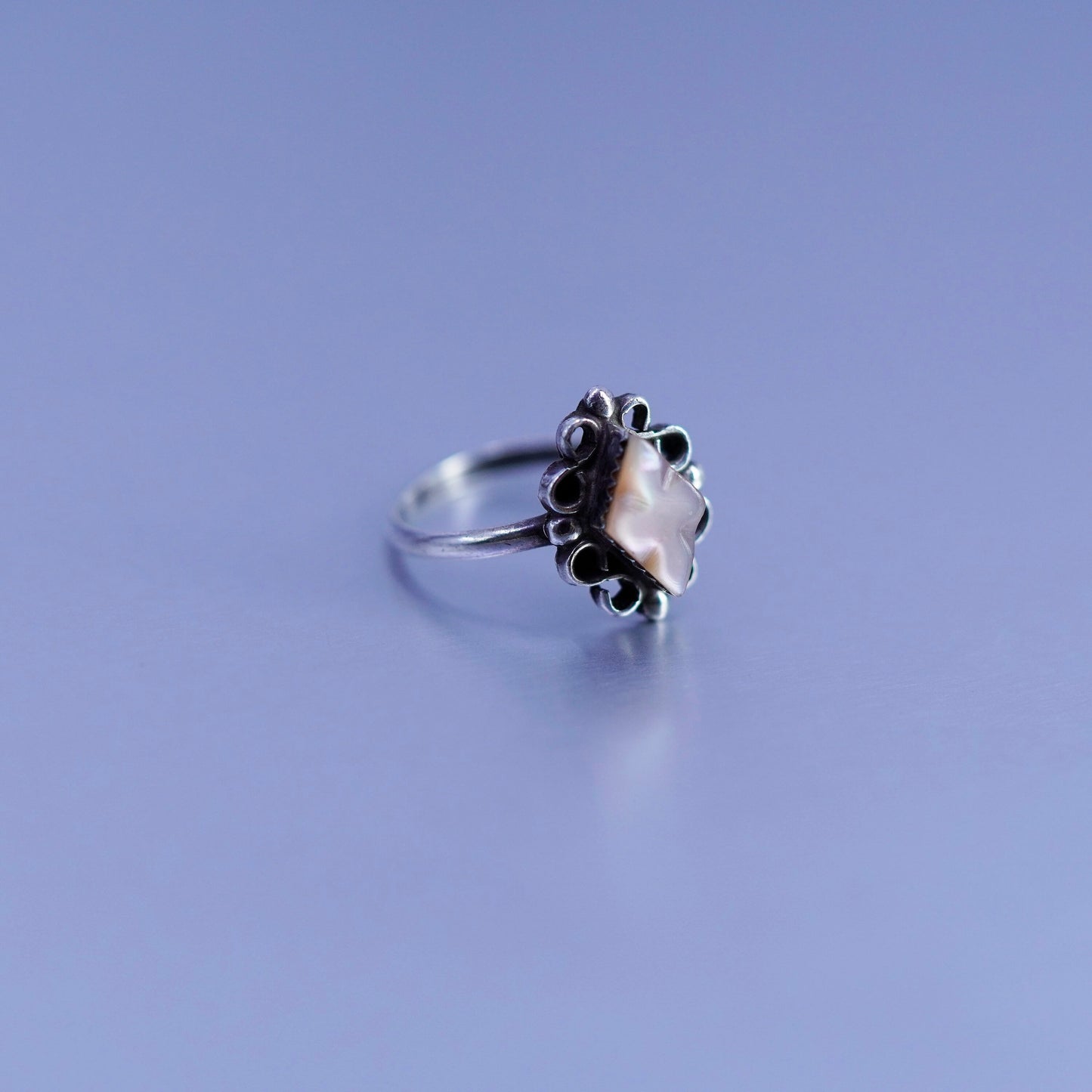 Size 4, Native American navajo Sterling 925 silver handmade ring mother pearl