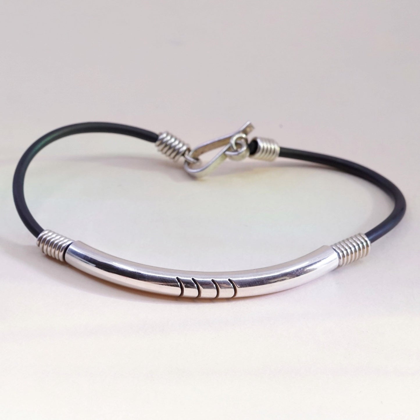 7.5”, Vintage black rubber chain with sterling 925 silver bar