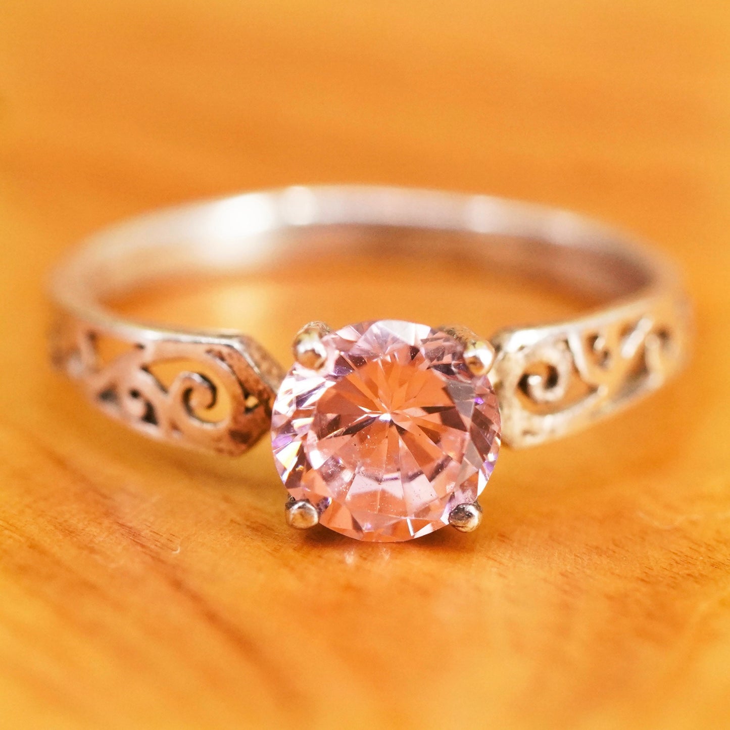 Size 8, vintage Sterling 925 silver handmade ring with pink Quartz