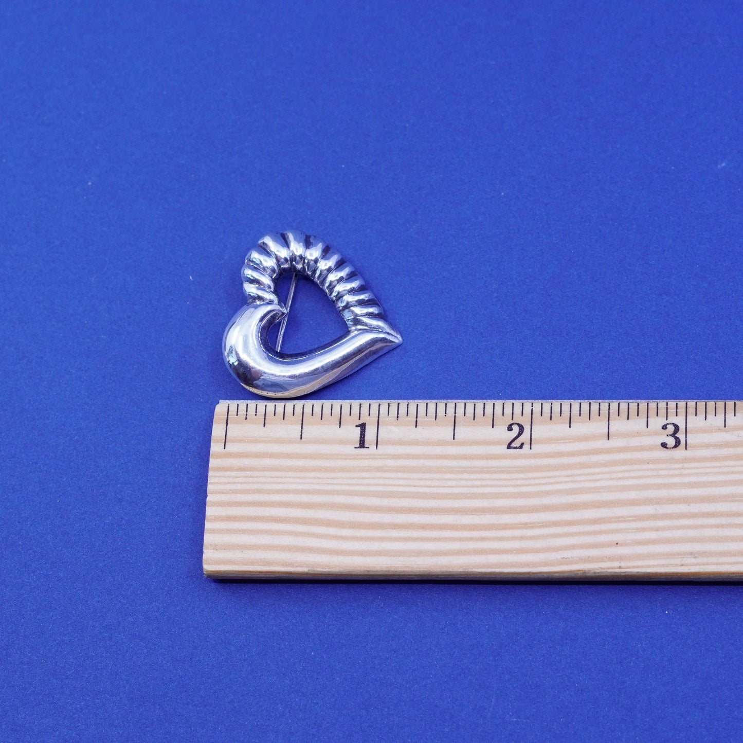 Vintage sterling silver handmade brooch, 925 modernist ribbed heart pin
