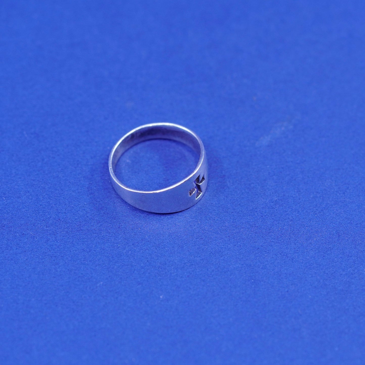 Size 5.75, vintage sterling silver handmade ring, 925 band with cross cut out