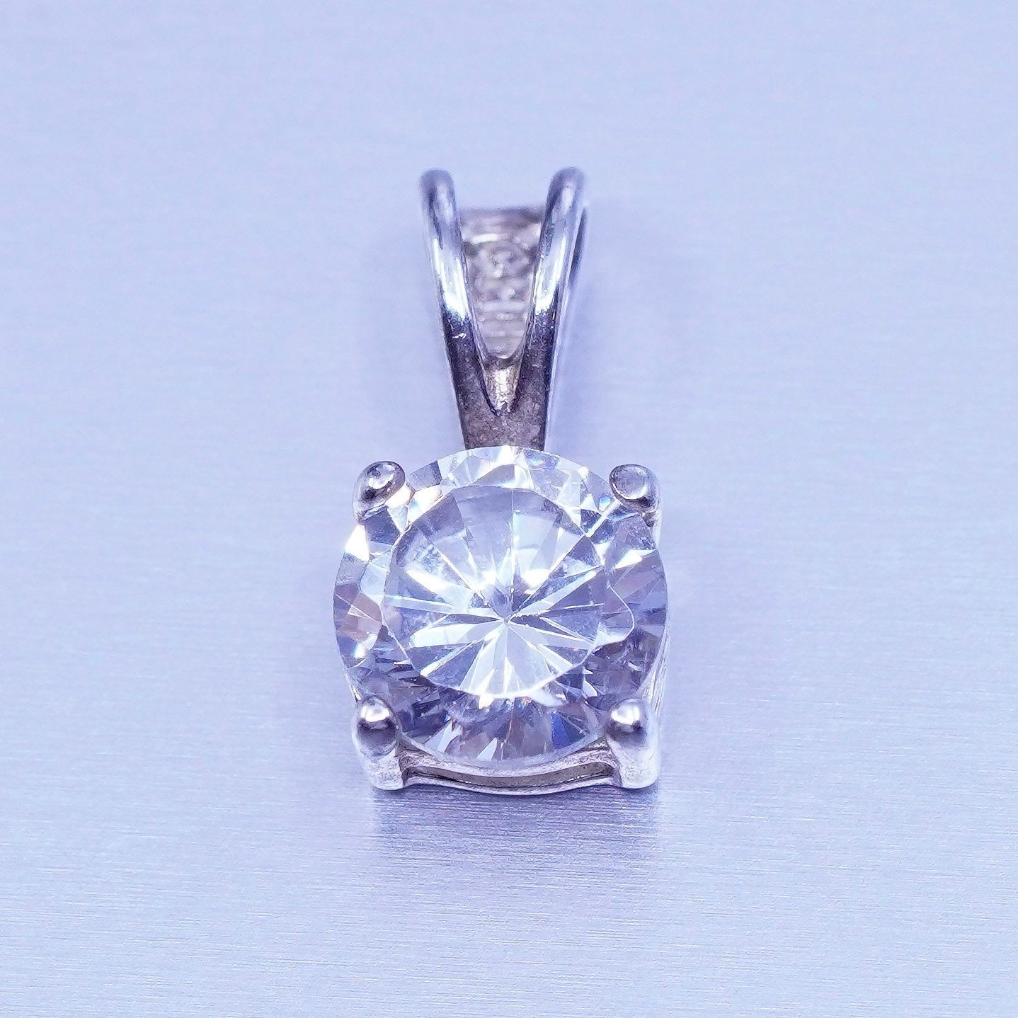 antique sterling 925 silver pendant with round Cz