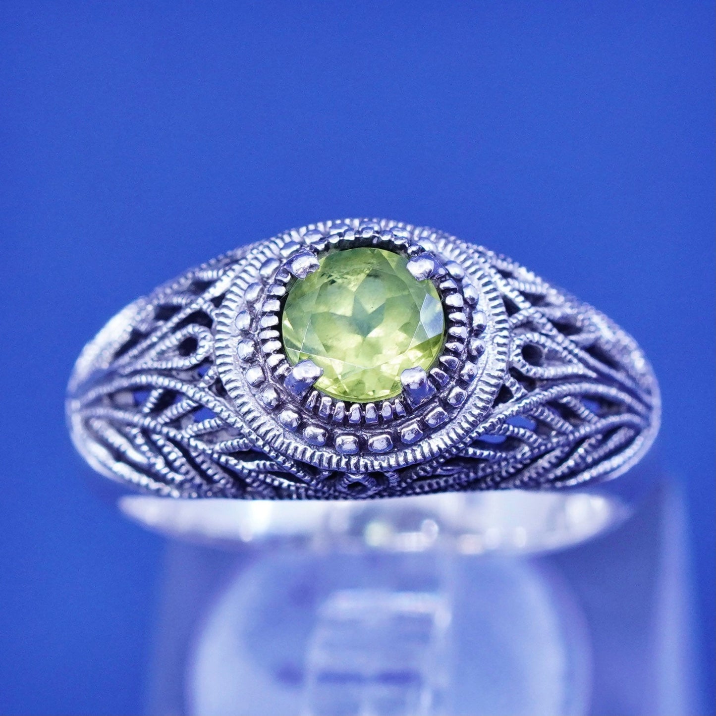 Size 8.25, vintage Sterling 925 silver handmade filigree ring with peridot