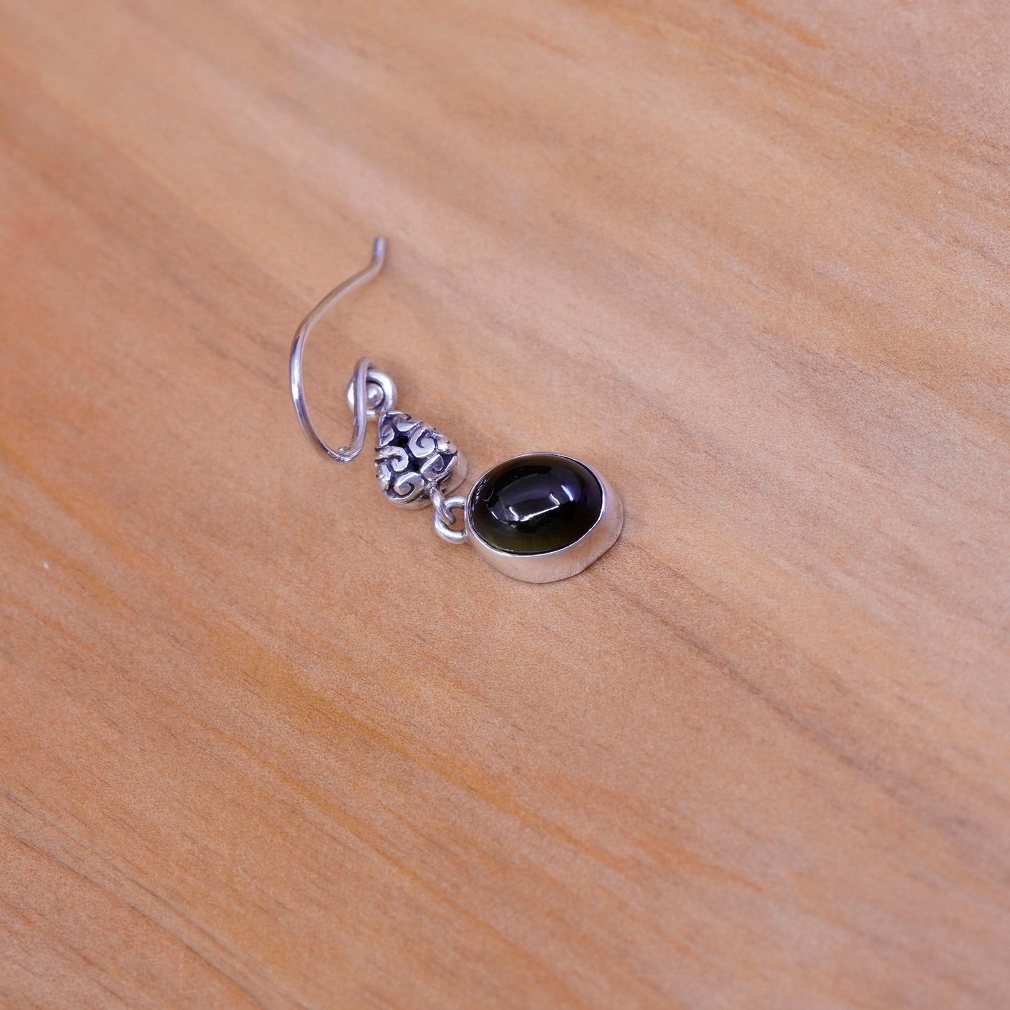 Vintage Sterling 925 silver handmade earrings with oval garnet, dangle