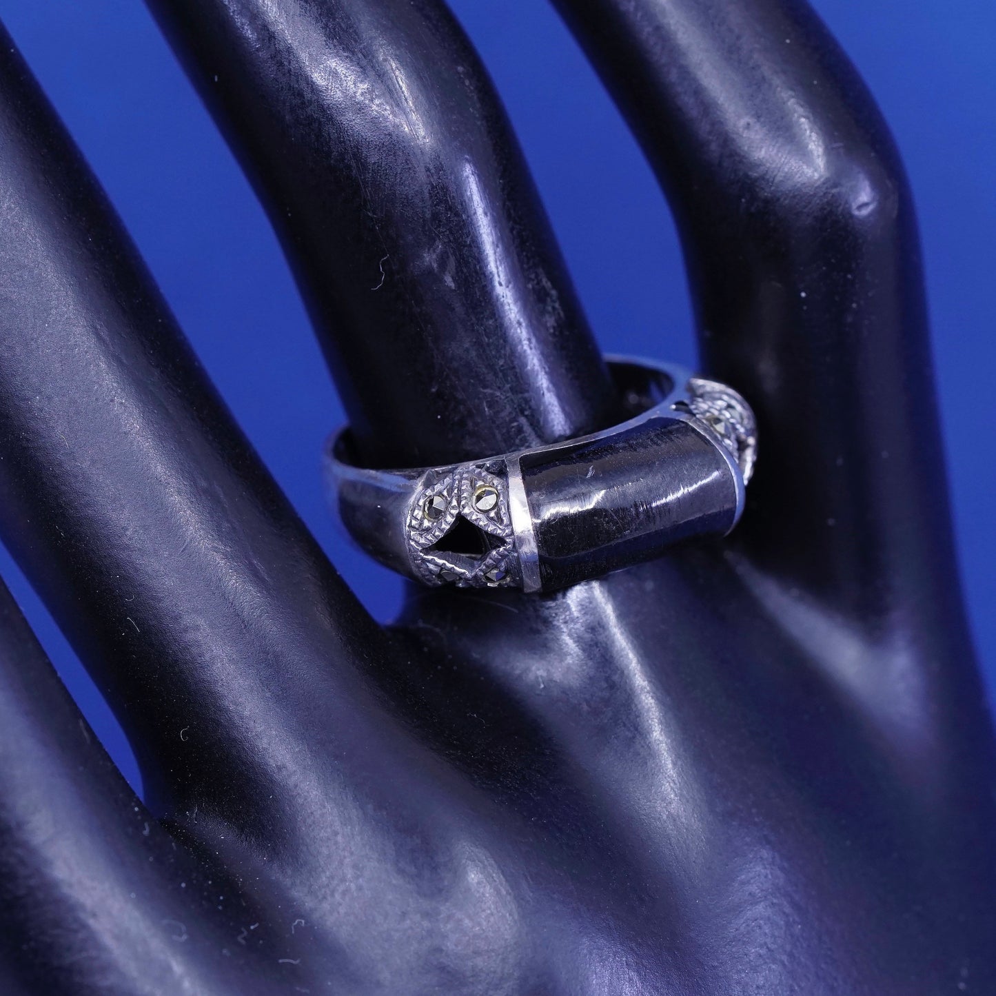 sz 8, vtg Sterling 925 silver handmade ring with black onyx and marcasite