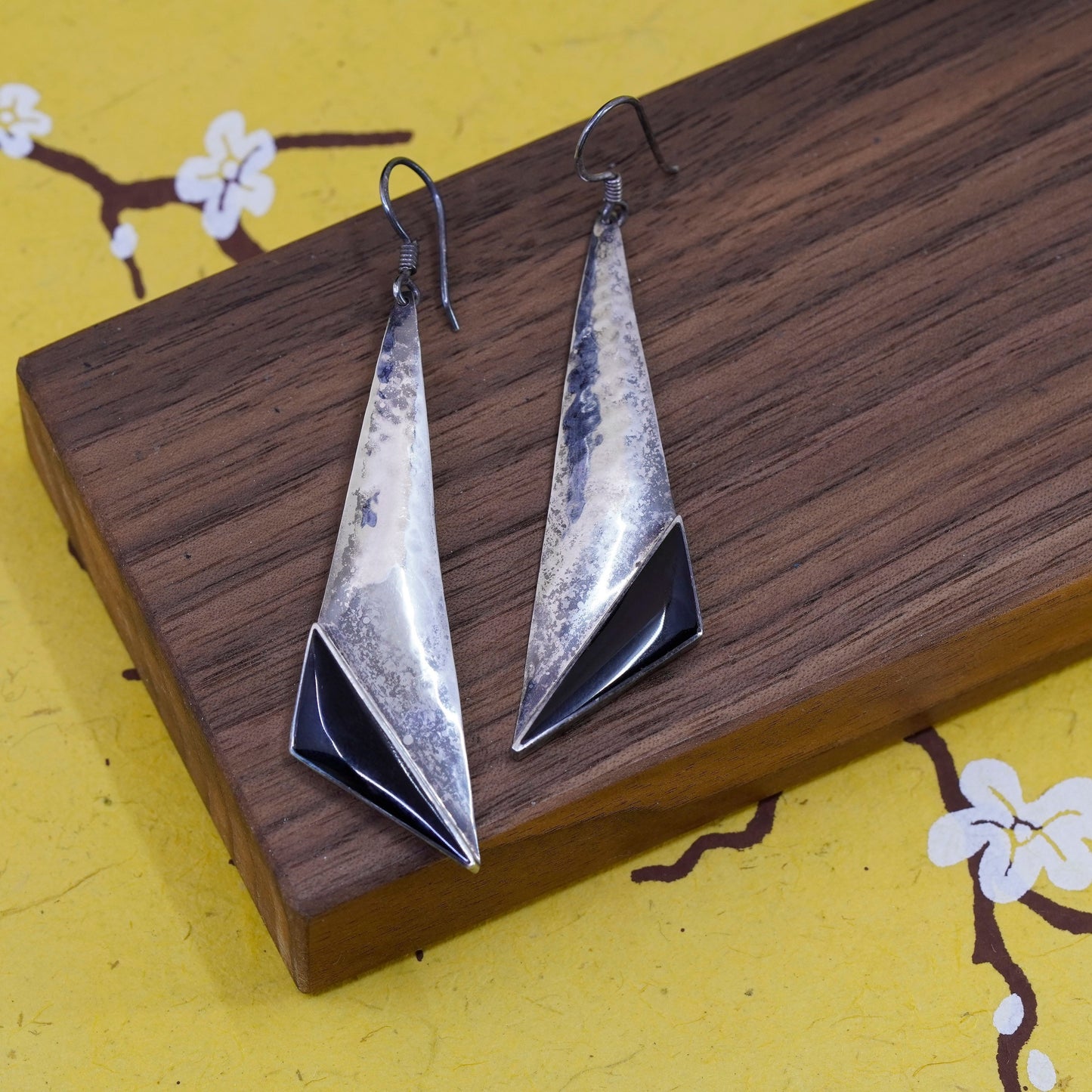 Vintage Sterling 925 silver handmade hammered triangular earrings with onyx