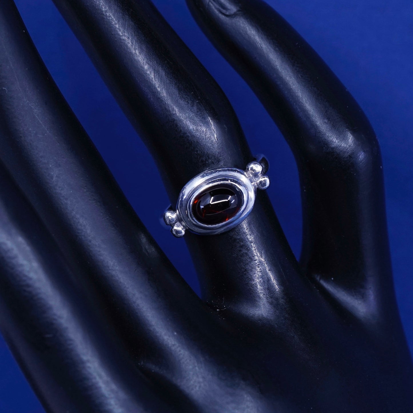 Size 4.5, vintage TMA Sterling 925 silver handmade ring with garnet