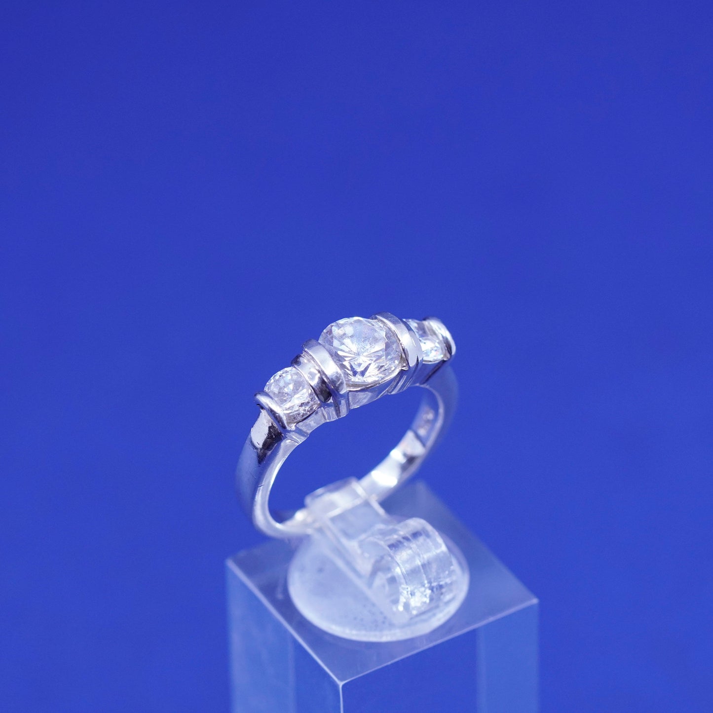 Size 7, vintage Sterling 925 silver engagement ring with round clear cz