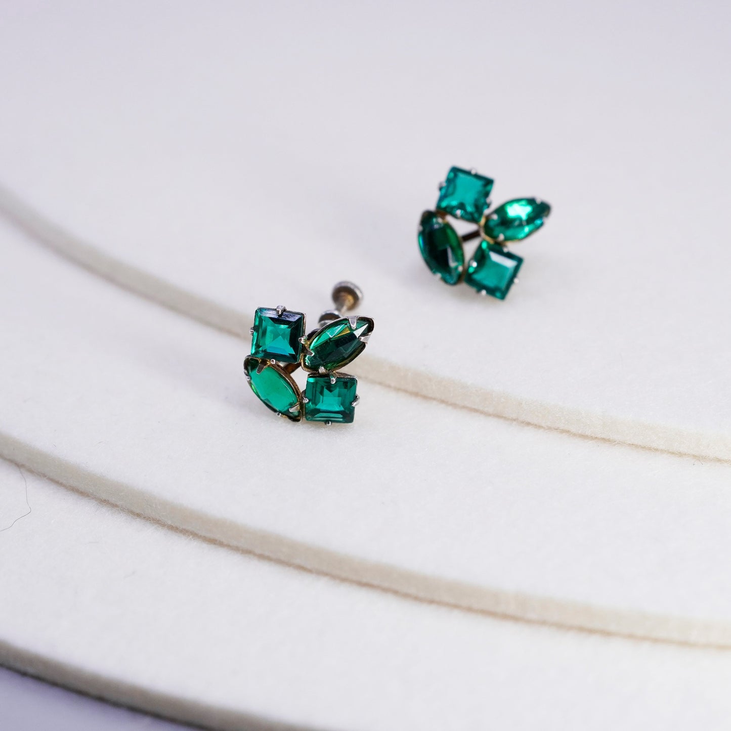 Sterling 925 silver earrings, screw back flower with cluster green rhinestone