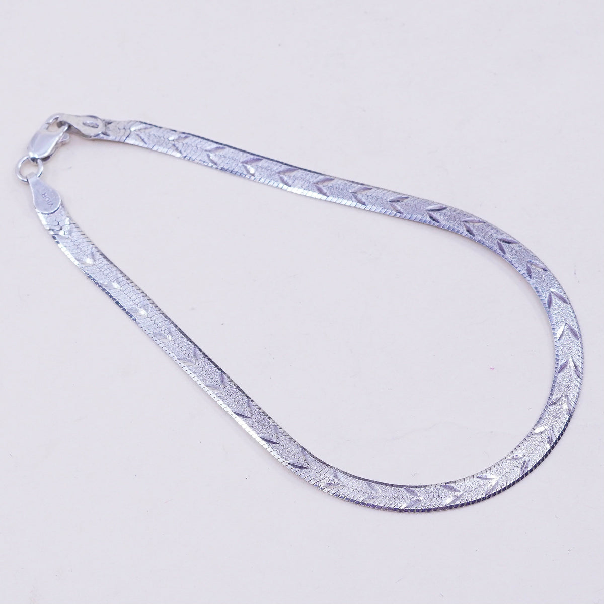 8.5“, Vintage sterling silver textured herringbone bracelet, Italy 925 chain