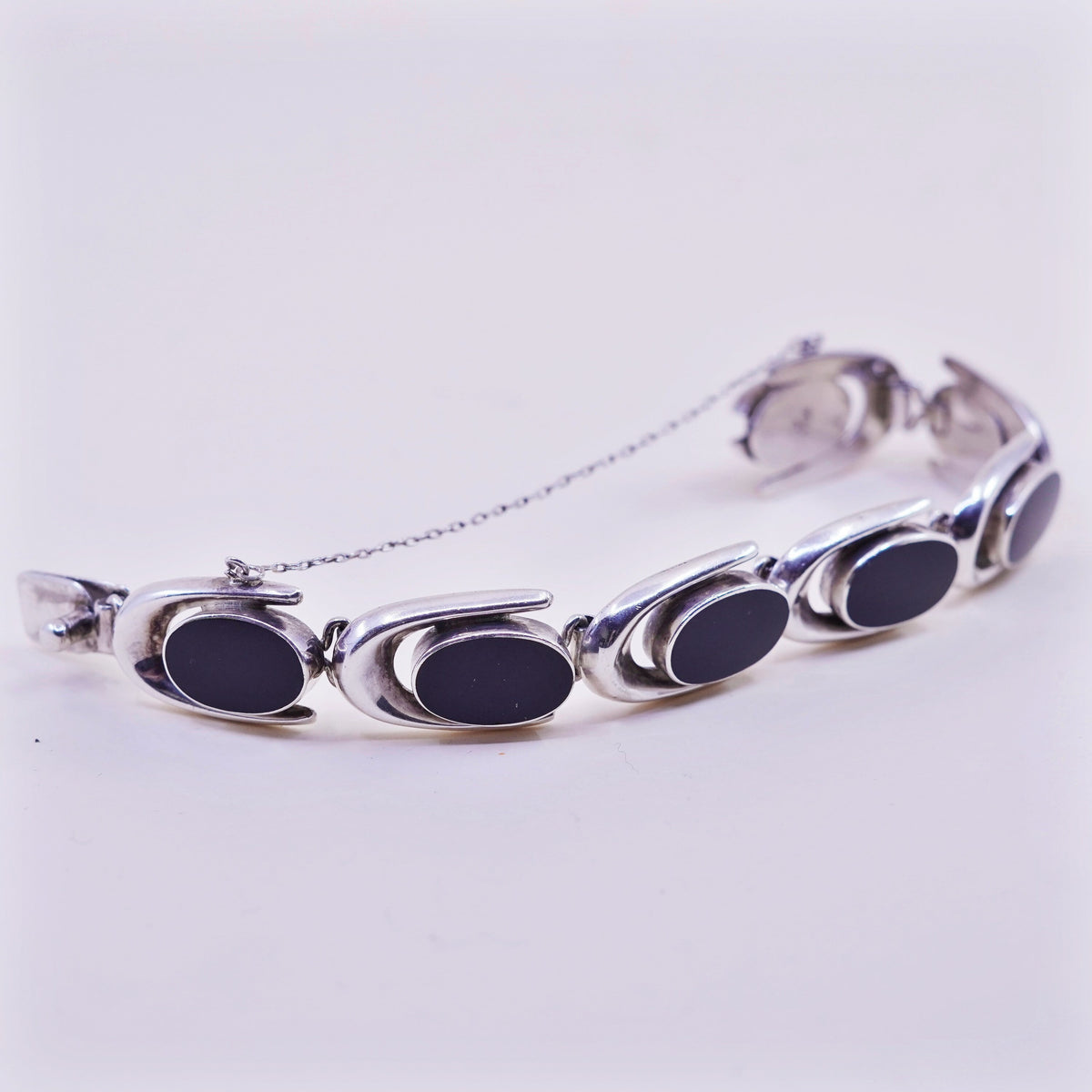 7”, Vintage mexico Sterling 925 silver handmade bracelet with oval onyx