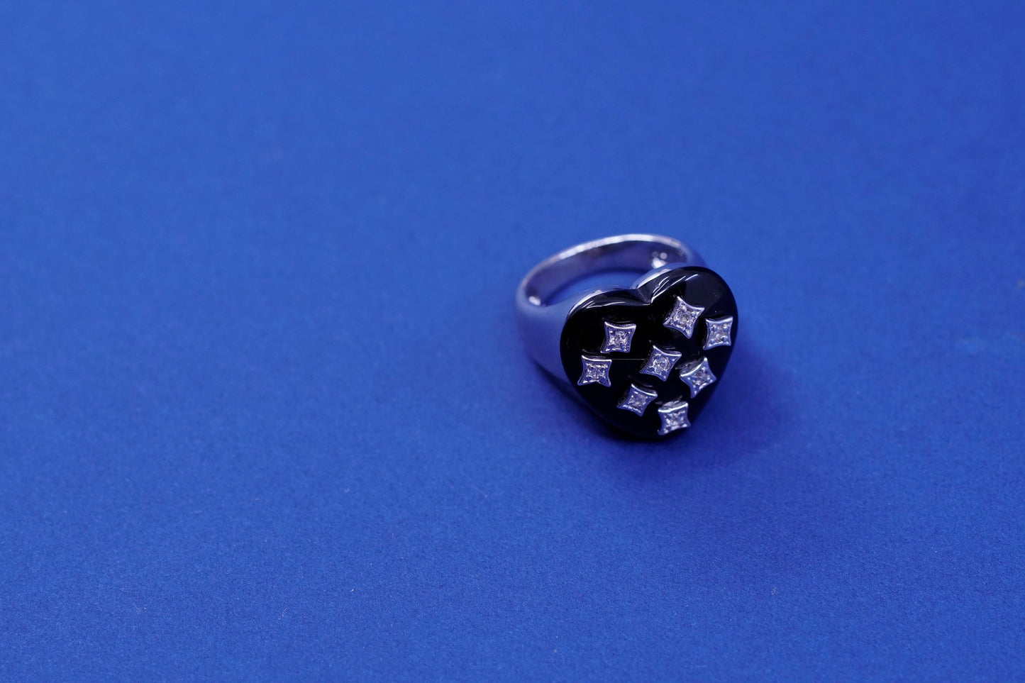 Size 7, vtg Sterling 925 silver Statement heart ring with obsidian and Cz