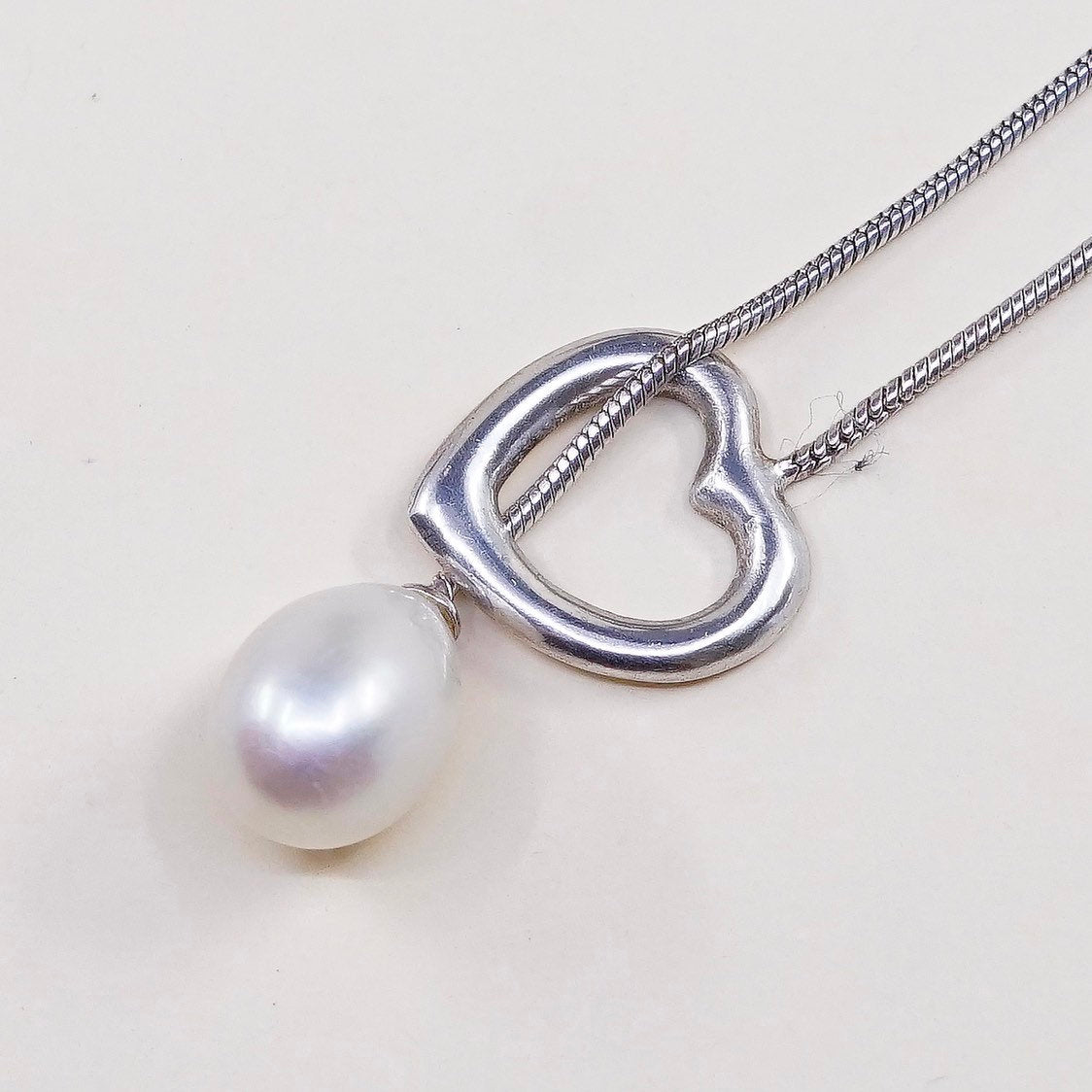 24", vtg sterling silver necklace, white pearl pendant w/ snake chain
