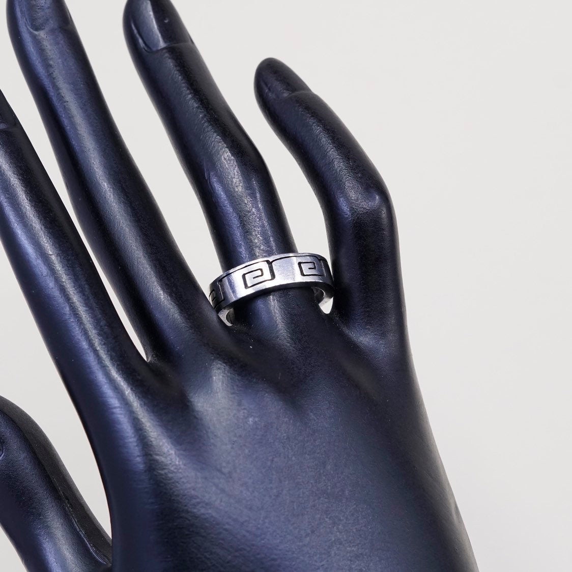 Size 7.75, vtg Sterling silver handmade bold ring, hopi 925 greek key band