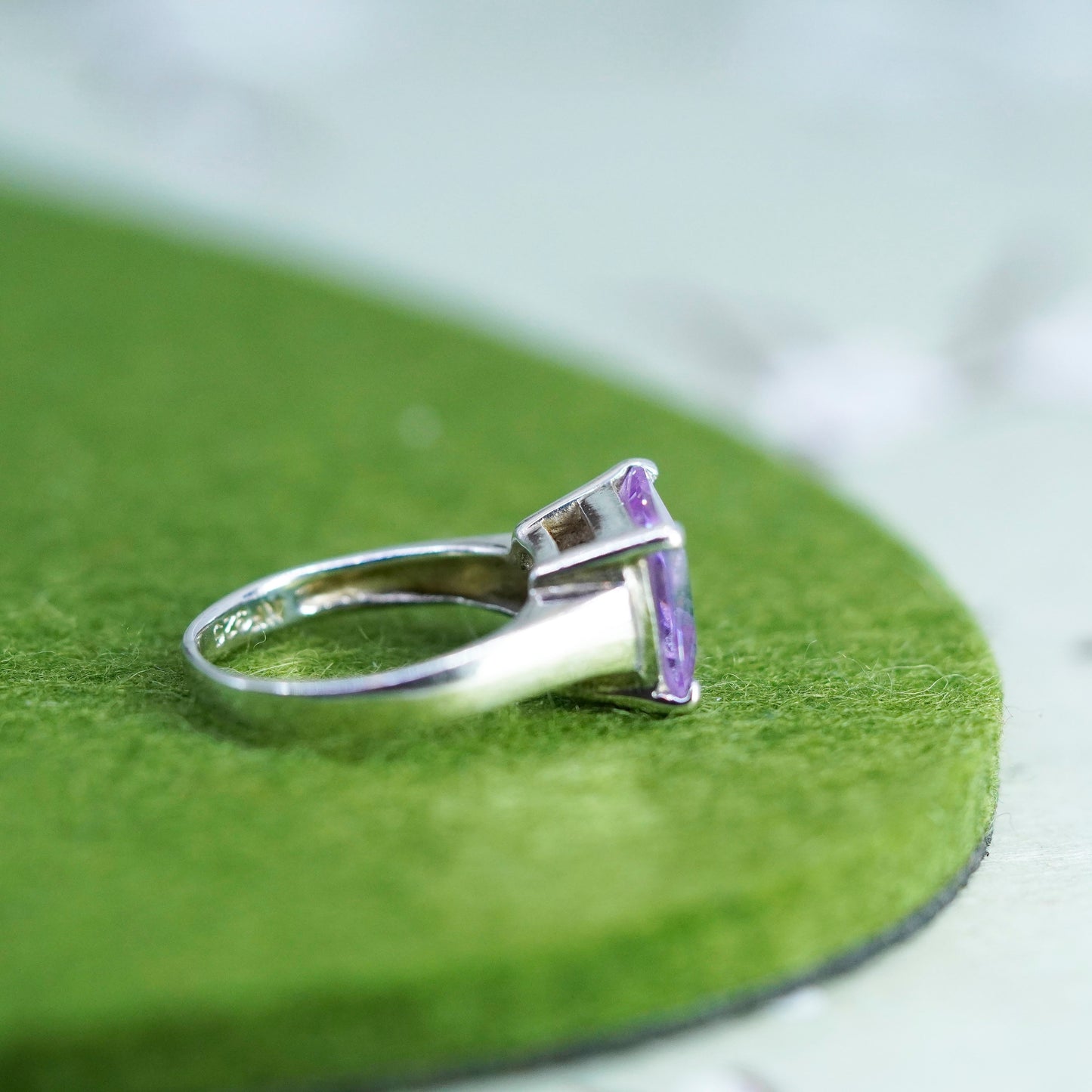 Size 7, vintage Sterling 925 silver handmade ring with amethyst