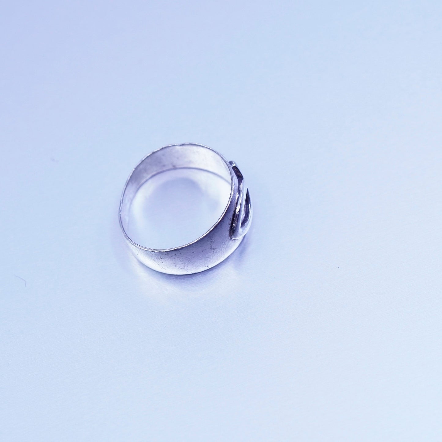 Size 8.25, vtg southwestern Sterling 925 silver handmade ring, modern fish band