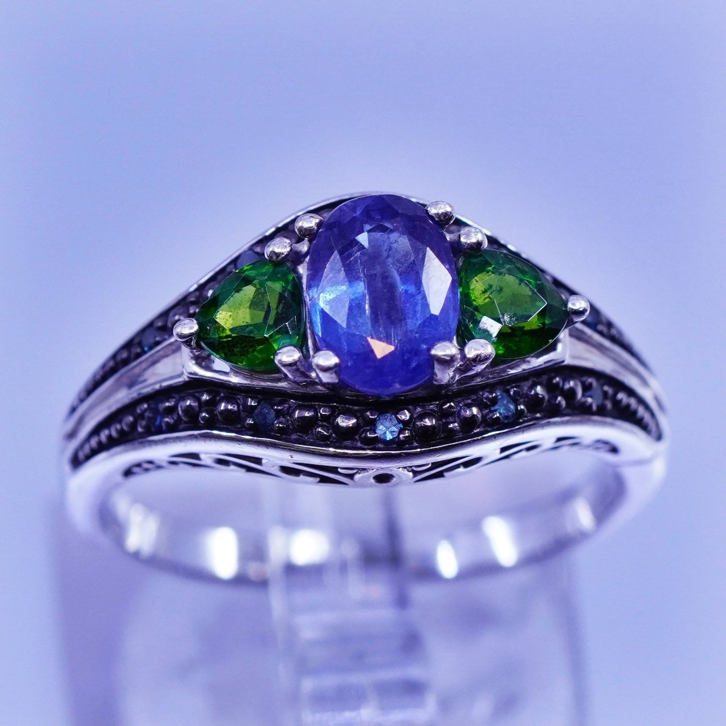 Size 8.25, vintage Sterling 925 silver handmade band ring with peridot topaz