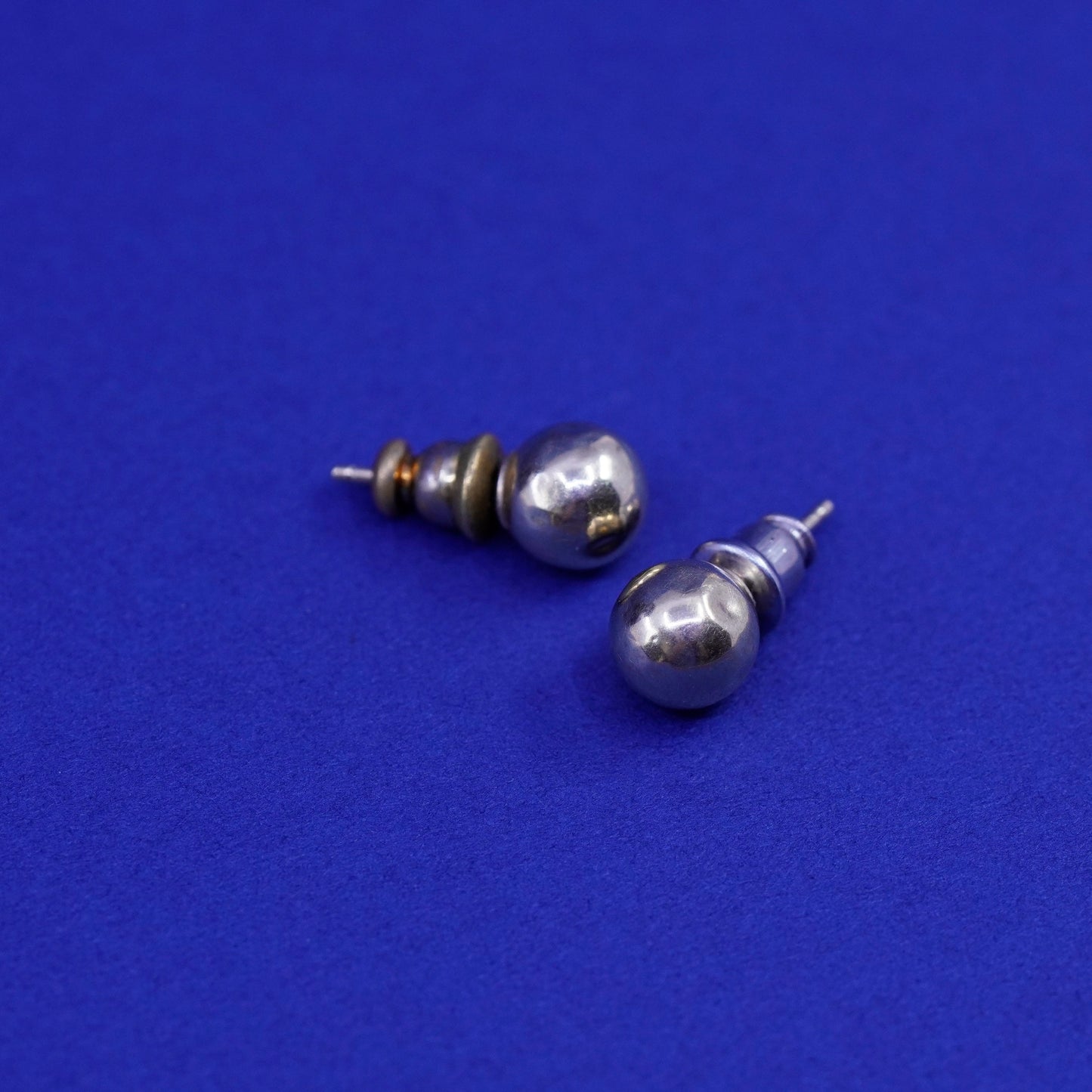 1g, 7mm, vintage solid 14K yellow gold studs earrings