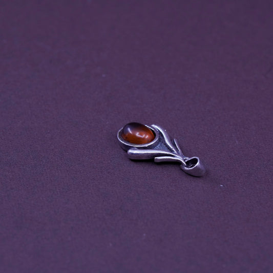 Vintage Sterling 925 silver handmade pendant with oval Amber