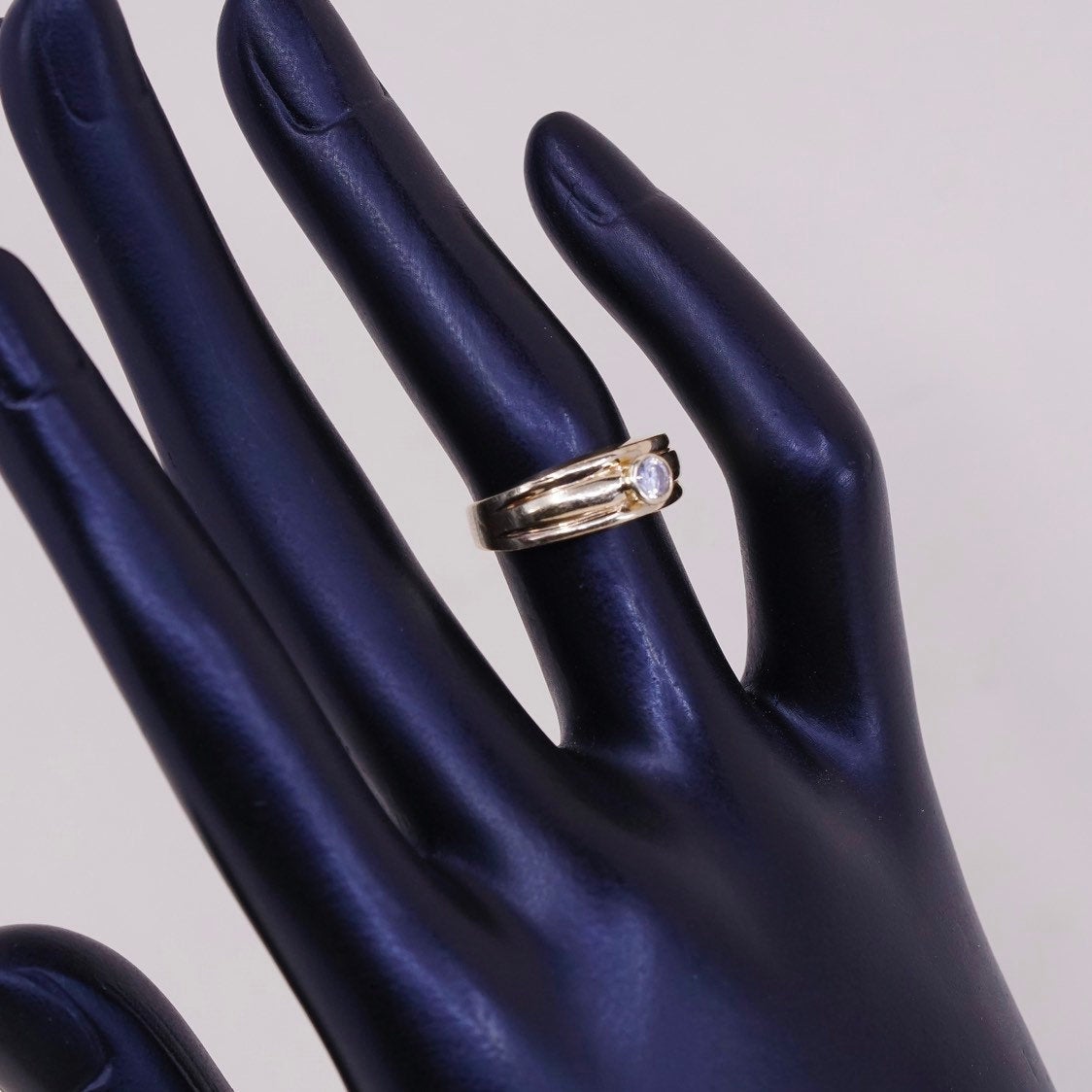 sz 4, 3.4g vtg 14K engagement ring, real yellow gold band w/ crystal