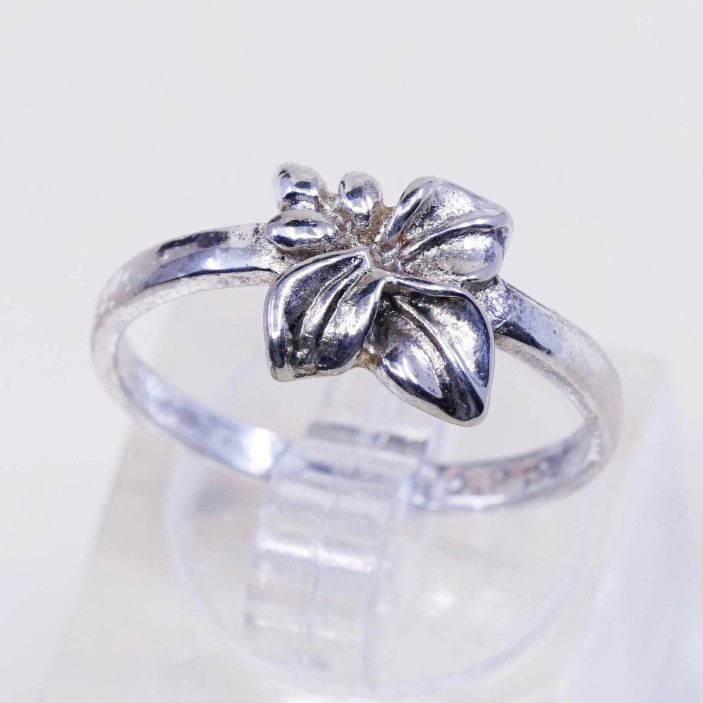 Size 7.25, vintage Sterling silver handmade ring, solid 925 silver with leaves