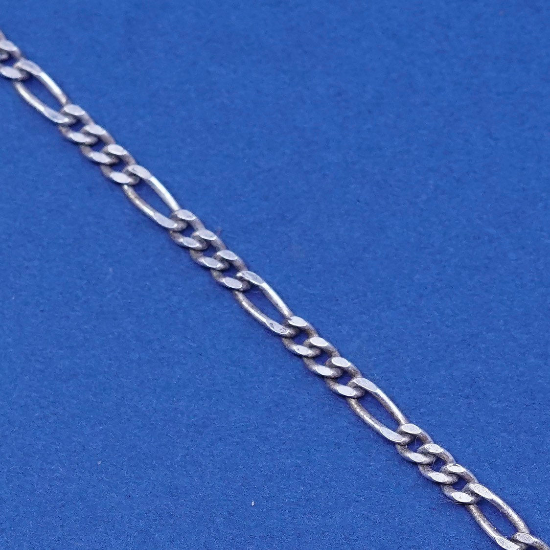 7.75", 3mm, vtg Sterling silver figaro bracelet, solid chain, stamped 925 Italy