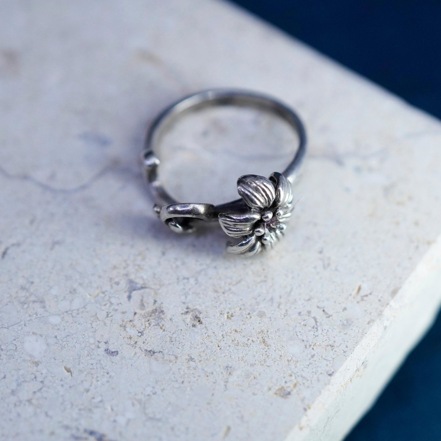Size 5.5, vintage Sterling silver handmade ring, 925 flower band