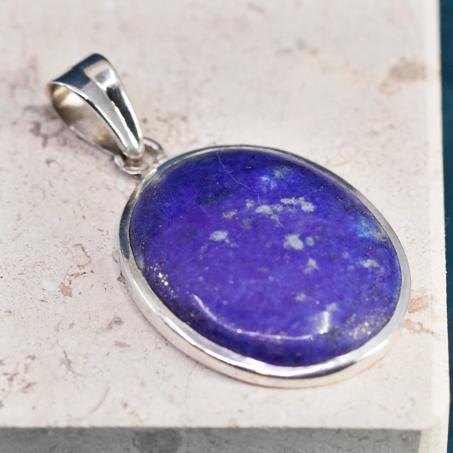 Vintage sterling 925 silver handmade pendant with oval lapis lazuli
