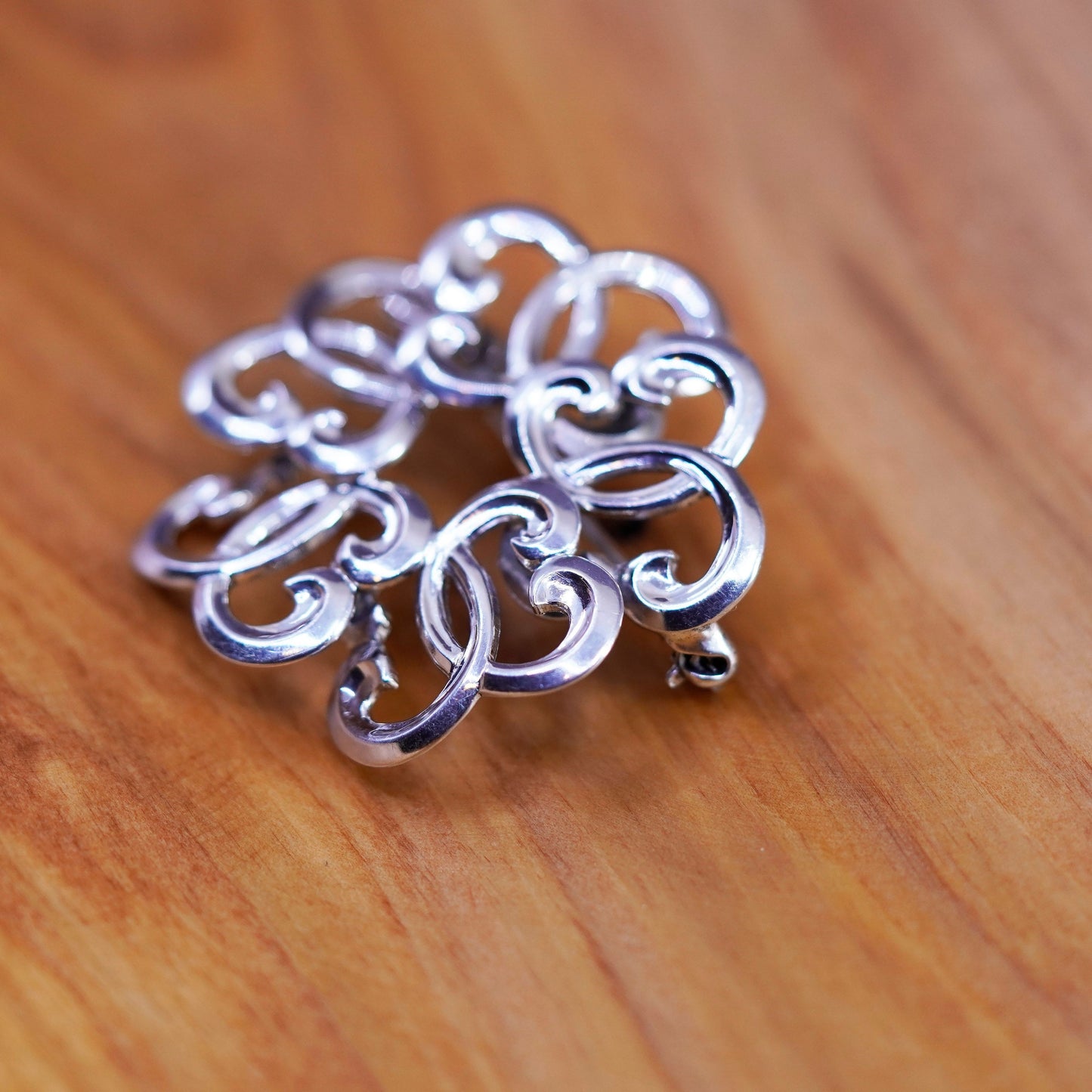 Vintage WRE Richards Jewelry Company sterling 925 silver swirly brooch