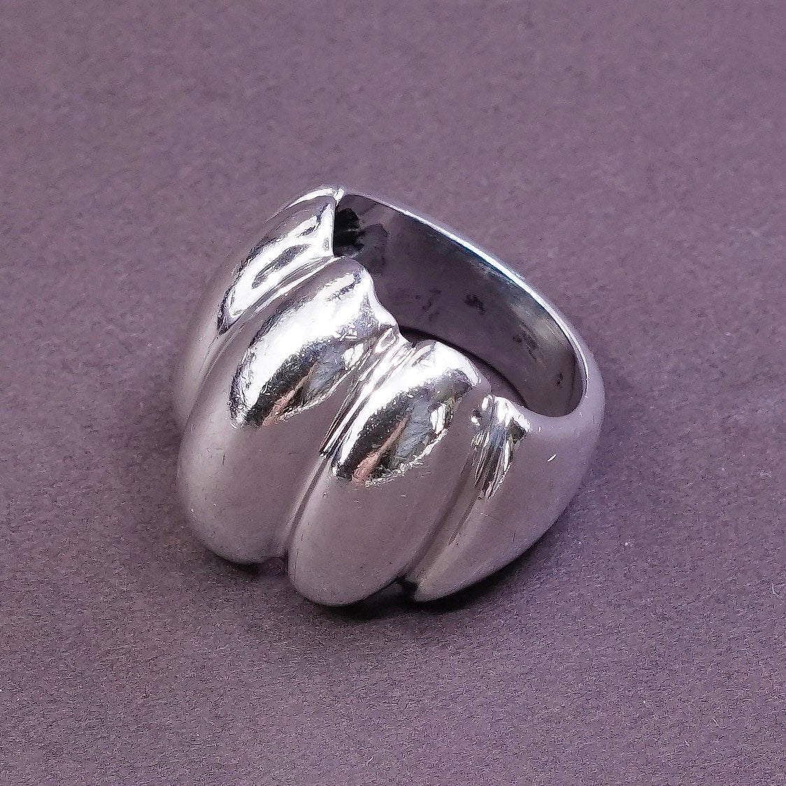 sz 7.25, vtg modern Sterling silver handmade ring, heavy 925 ribbed band