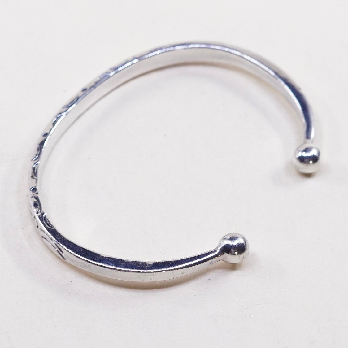 6.75", VTG Sterling silver handmade bracelet, 925 cuff w/ texture N beads end