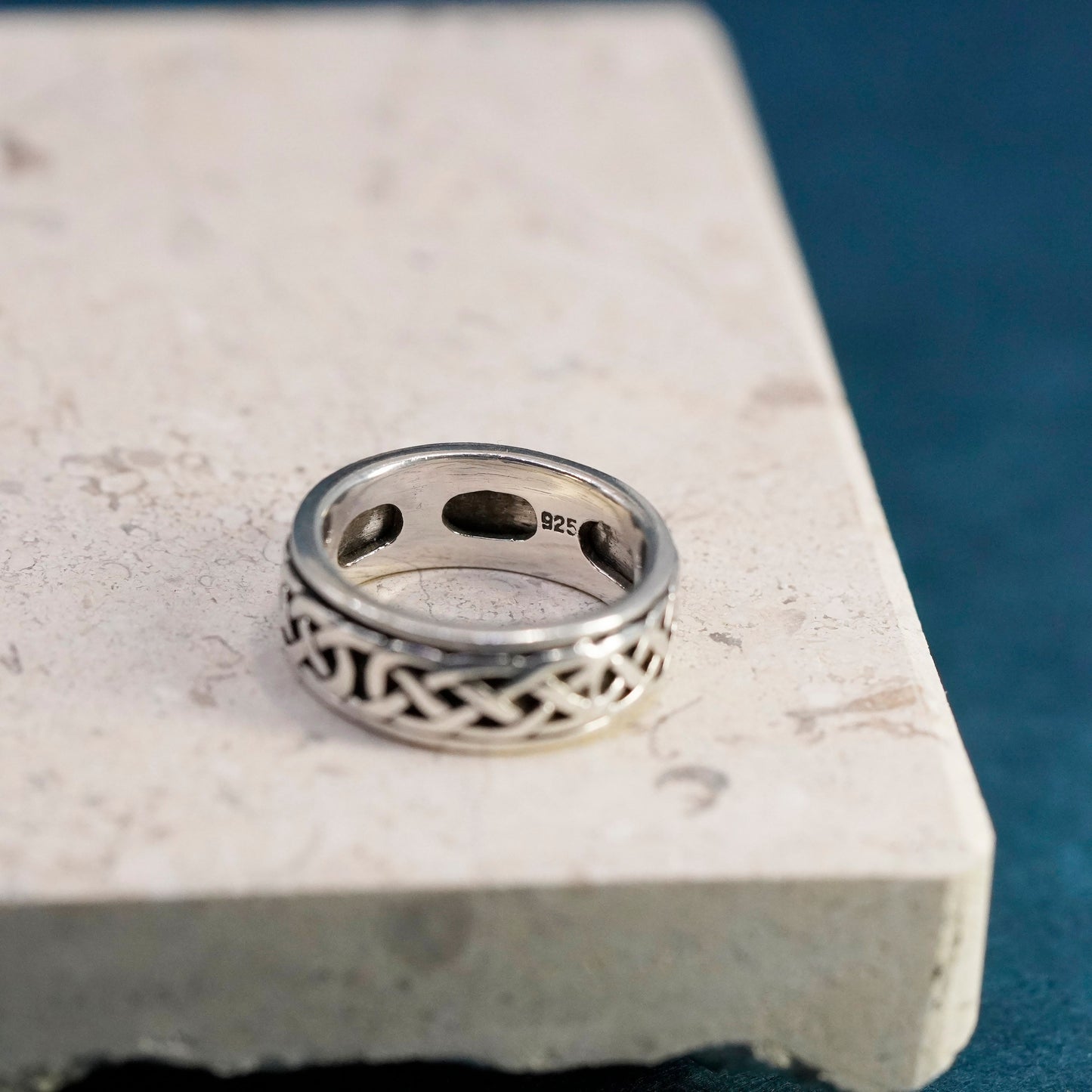 Size 7.5, vtg sterling silver spinner ring, 925 handmade Irish Celtic knot band