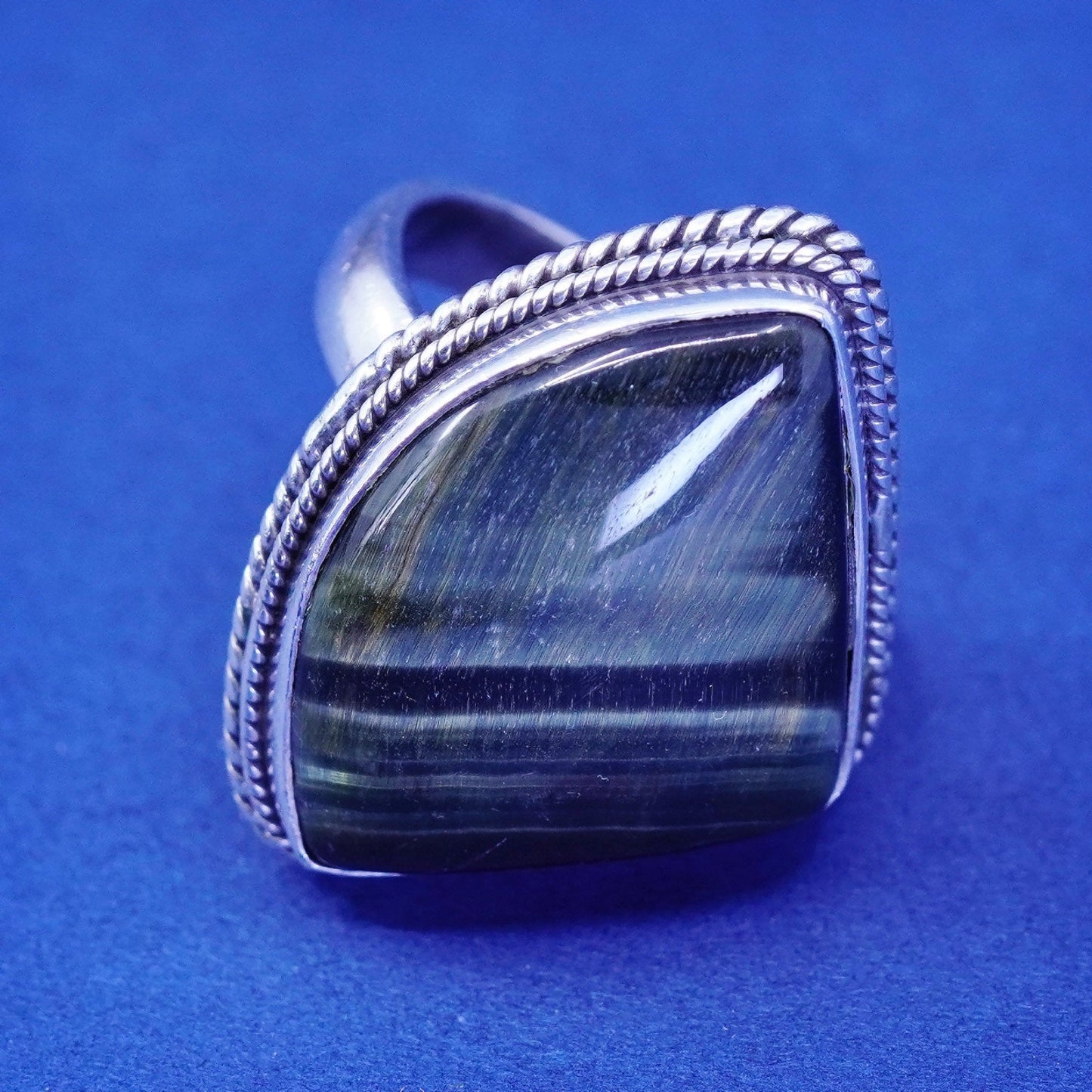 Size 9.25, vtg Sterling 925 silver handmade ring with green tiger eye and cable
