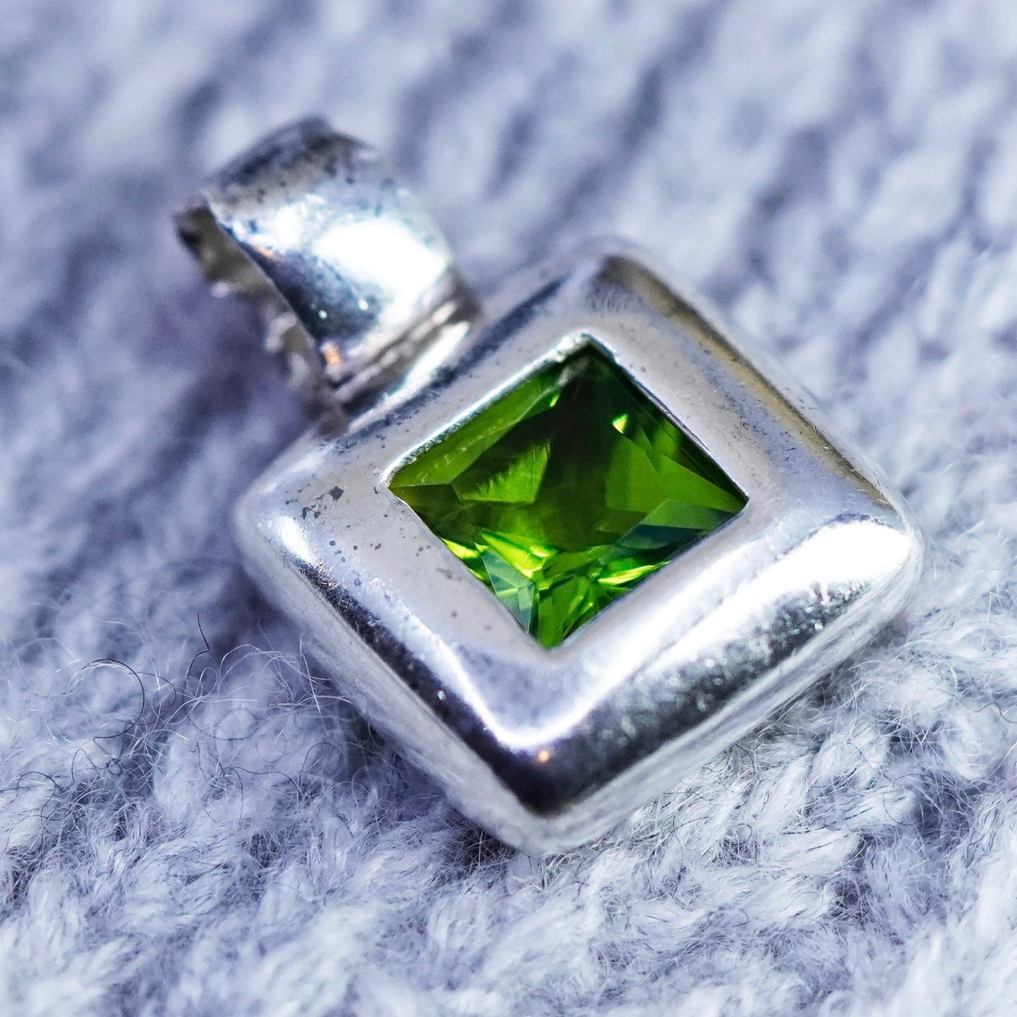antique sterling 925 silver handmade pendant with square peridot