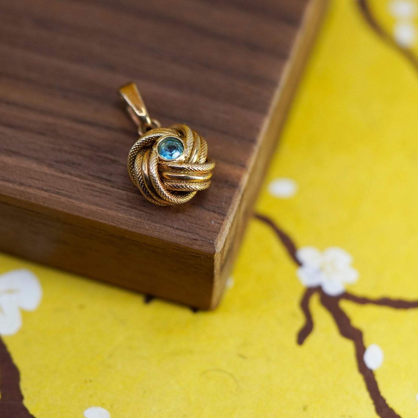 Italian vermeil gold over Sterling 925 silver handmade entwined pendant blue cz