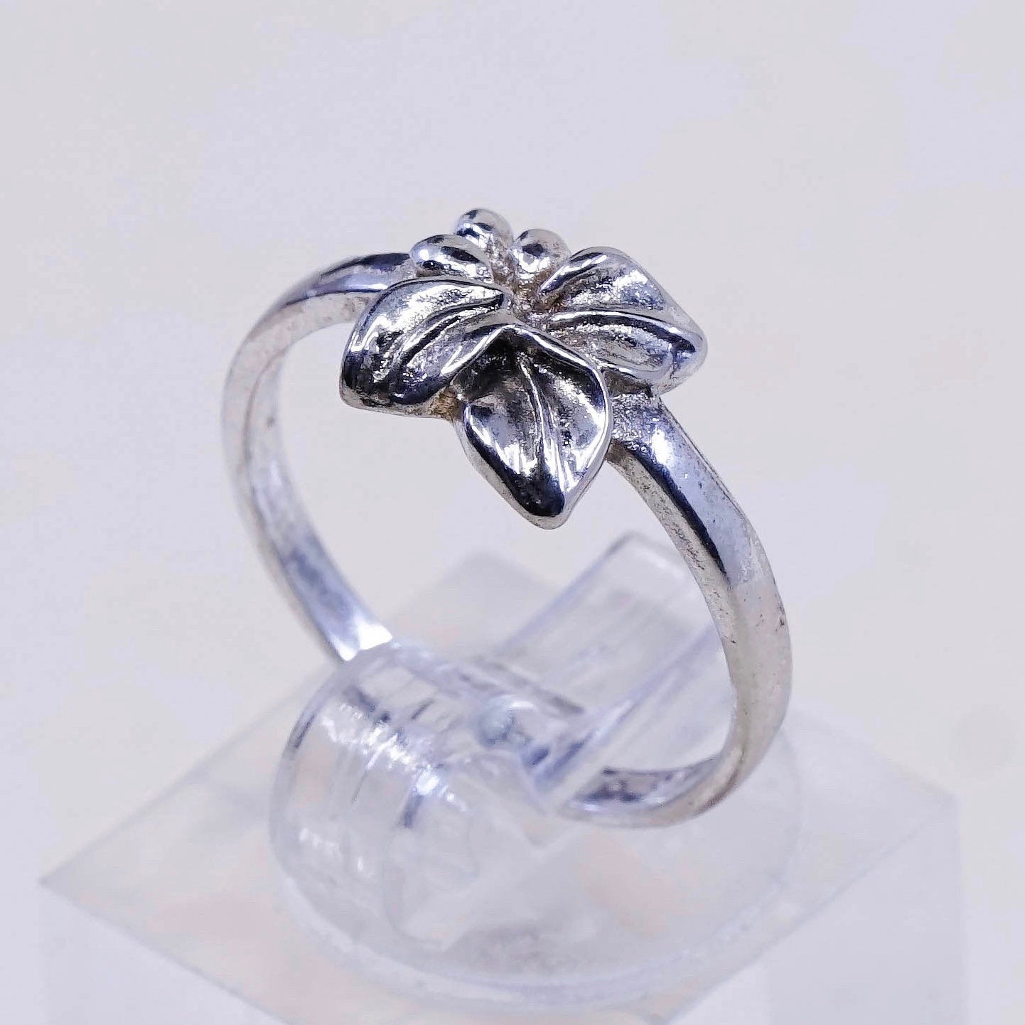 Size 7.25, vintage Sterling silver handmade ring, solid 925 silver with leaves