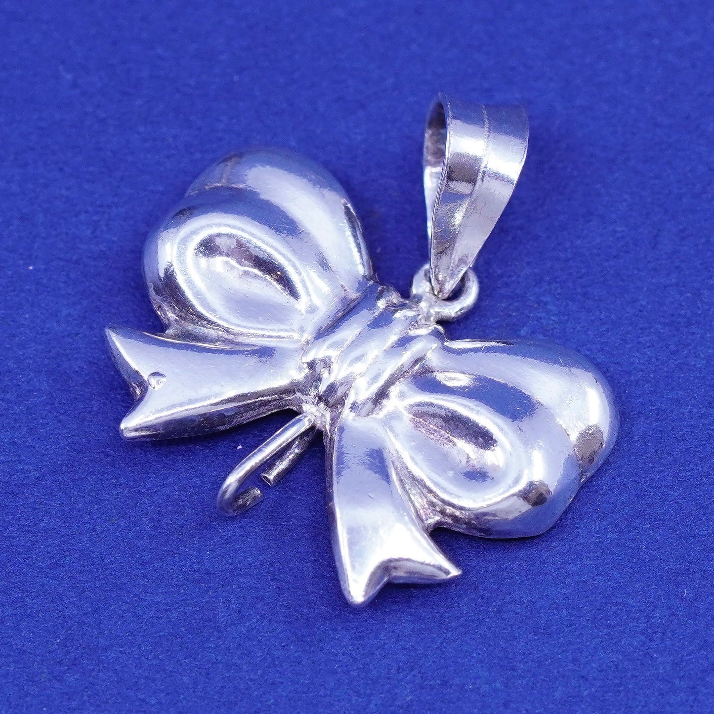 Vintage Sterling silver handmade pendant, puffy 925 ribbon bow tie