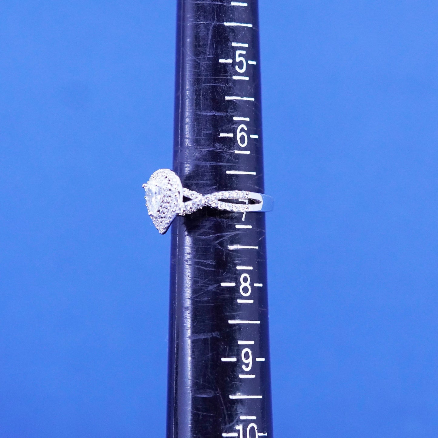 Size 7, vintage Sterling 925 silver engagement ring with teardrop cluster Cz