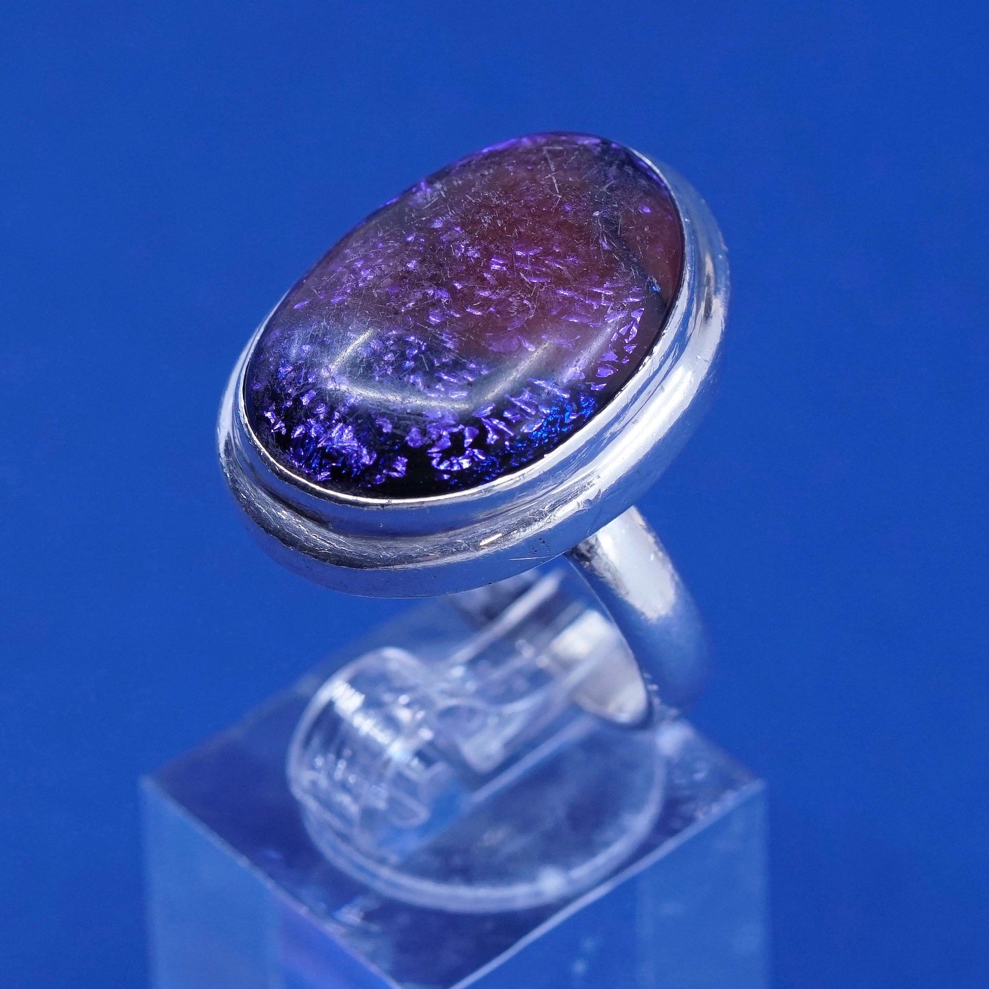 sz 7.75, vtg Sterling 925 silver handmade ring with purple dragon foiled glass